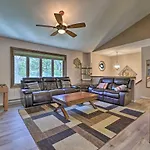 Pocono Mountain Home With Large Deck And Beach Access!