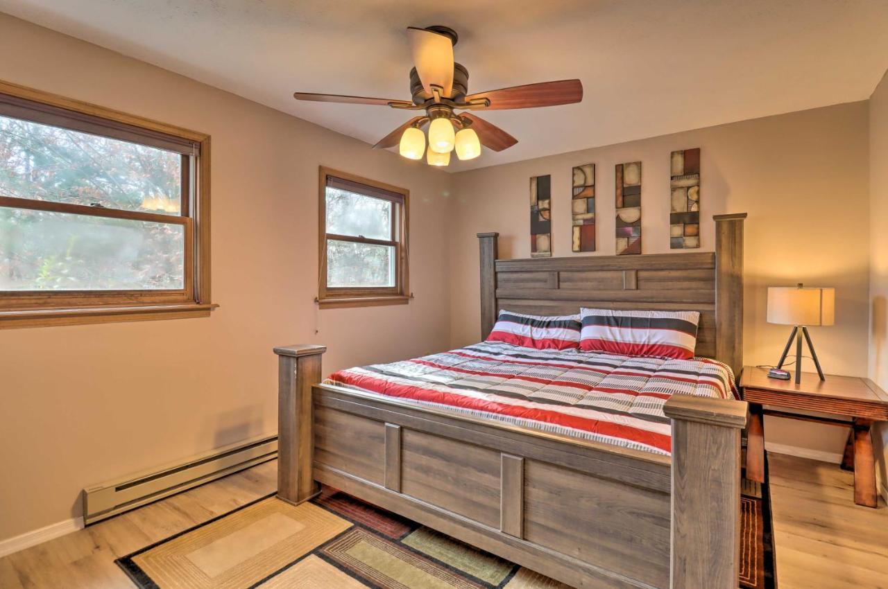 Holiday home Pocono Mountain With Large Deck And Access! *