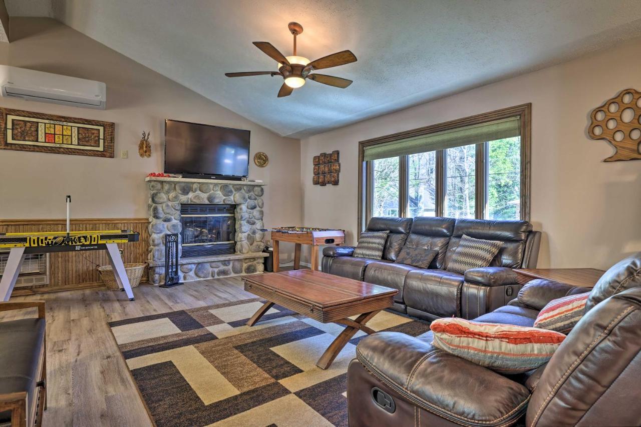 Pocono Mountain With Large Deck And Access! Pocono Summit