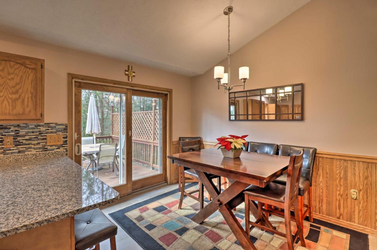 Pocono Mountain With Large Deck And Access! Ferienhaus
